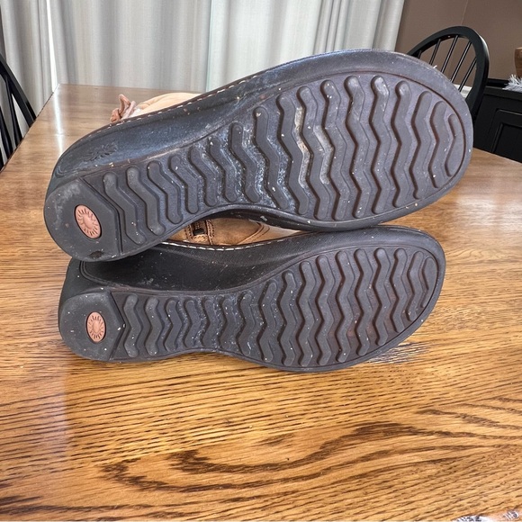 ⭐️ UGG Women's Skylair Wedge Boots Tan Leather Zip Lace Up Knit Sweater Size 8 - Picture 8 of 10